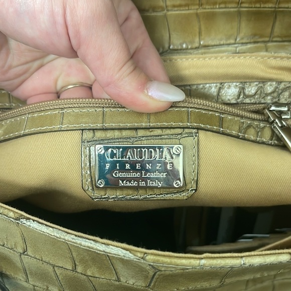 𝅺CLAUDIA Firenze Adorable Crossbody - Picture 7 of 8